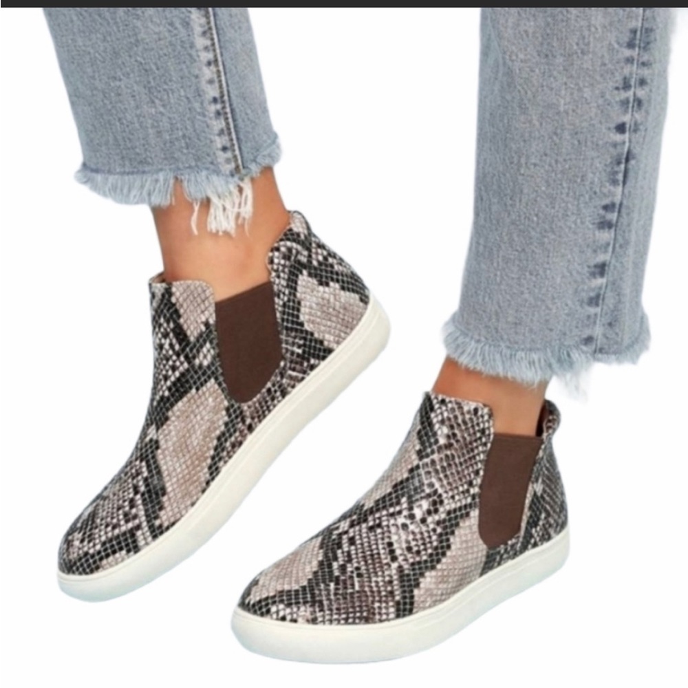 Coconuts by Matisse Harlan Mid slip on sneaker natural snake print size 6.5